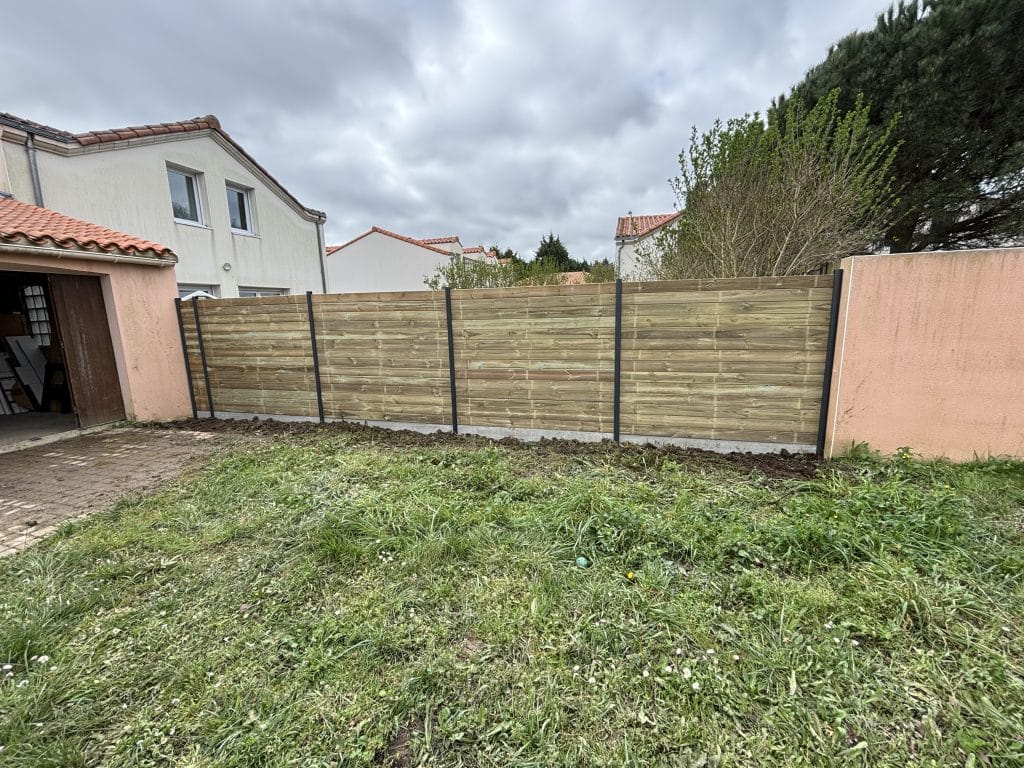 Cloture bois contemporaine