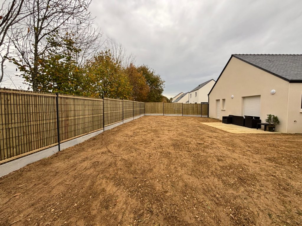 Après : préparation complète du terrain pour un nouveau gazon